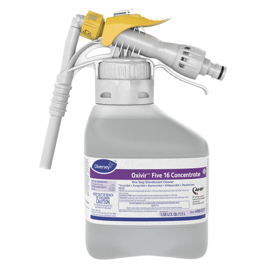 diversey-oxivir-five-16-concentrate-limpiador-desinfectante.peng: Botella de Oxivir Five 16 Concentrate de Diversey con atomizador, desinfectante hospitalario.